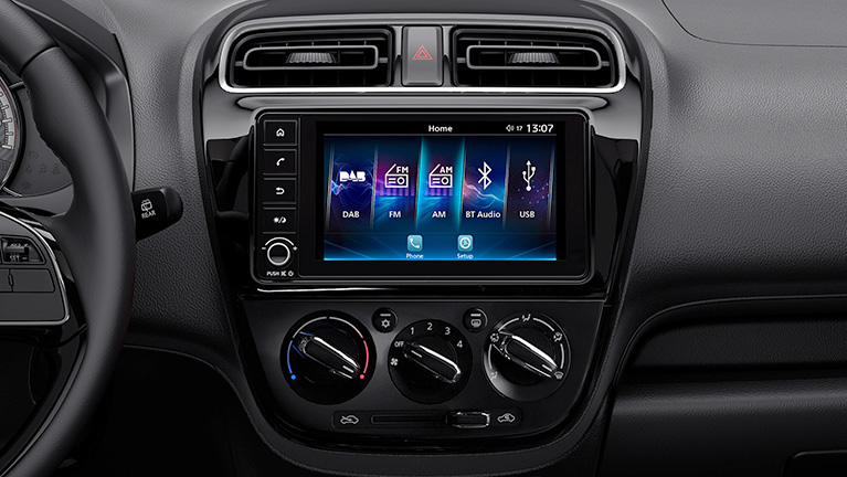 Touchscreen Space Star Select+ Cockpit mit Touchscreen im Space Star Select+